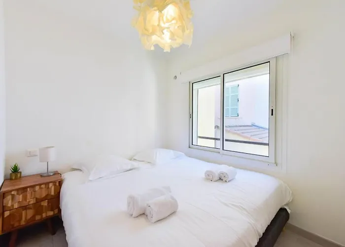 2p Hyper Centre Cannes, 100 Plages - 2p Hyper Centre Cannes, 100 Plages Mae-2223 *